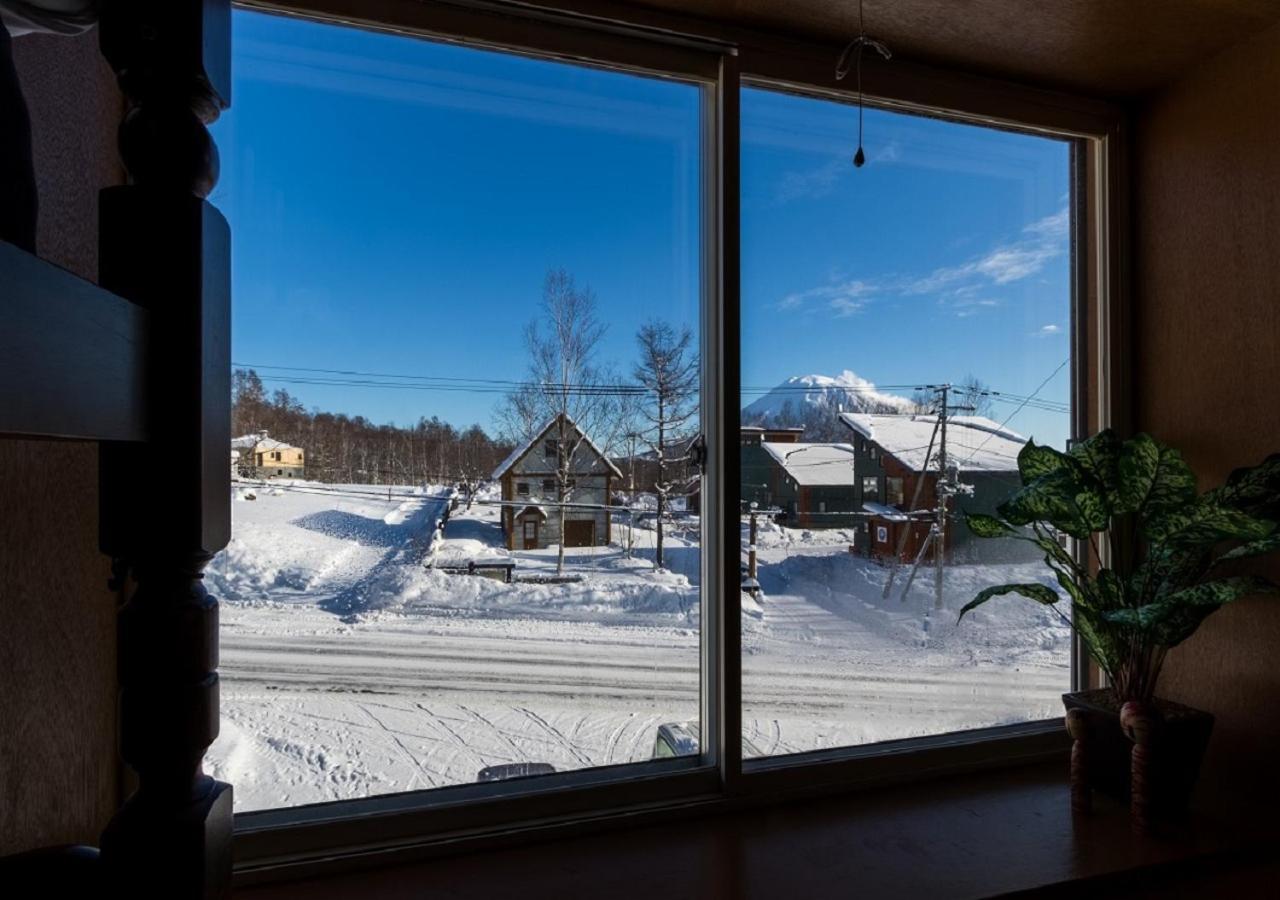 Hooting Owl Private Ski Chalet Niseko Esterno foto